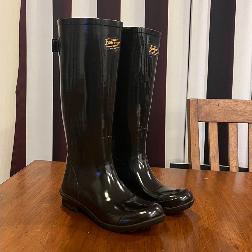 Pendleton Gloss Tall Rain Boots black Women’s Size 7